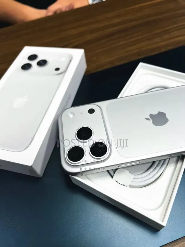 New Apple iPhone 17 Pro Max 512 GB White · Photo 1