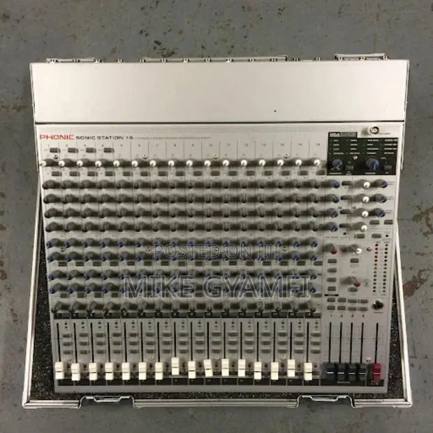 Phonic 16 Station Mixer · Photo 1