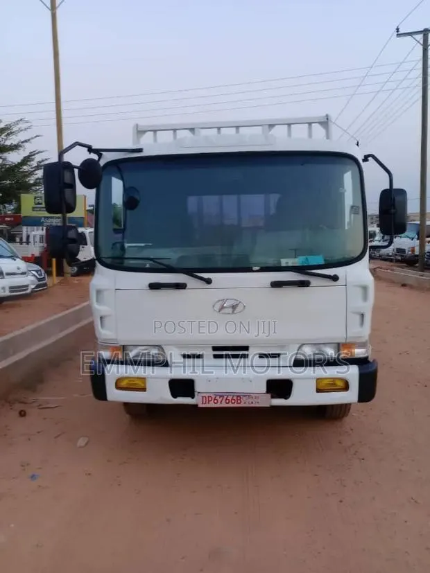 Hyundai 5ton Truck. New Arrivals. · Photo 1