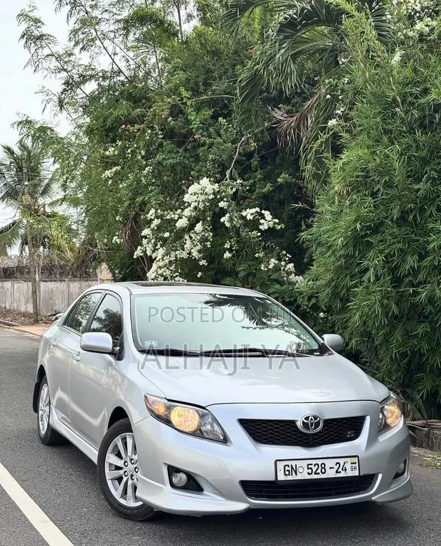 Toyota Corolla S 4dr Sedan (1.8L 4cyl 4A) 2010 Silver · Photo 1