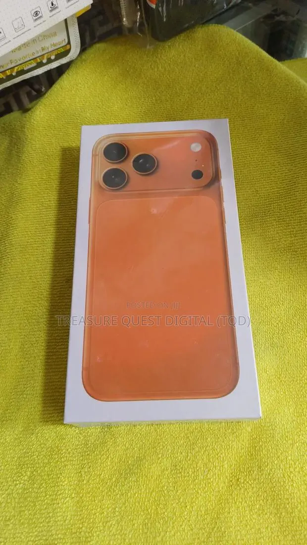 New Oppo F17 Pro 128 GB Blue · Photo 1