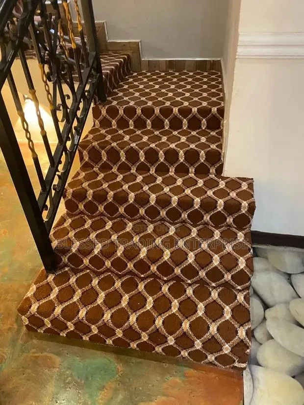 Quality Carpet for Staircase and Stair Runner · Photo 1