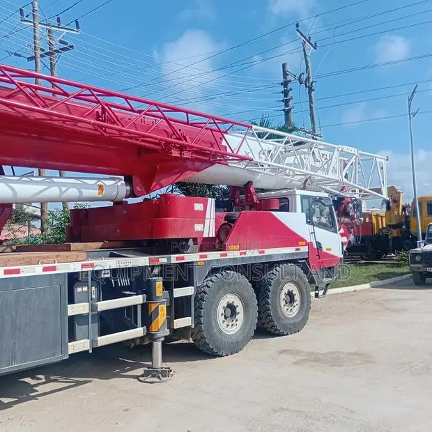 80 Tone Mobile Crane · Photo 1