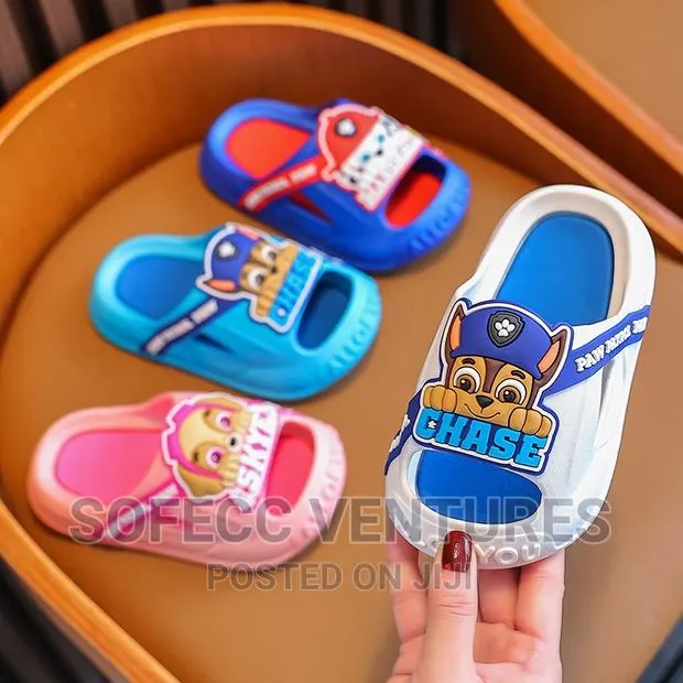 PVC Thick Sole Boys and Girls Slippers · Photo 1