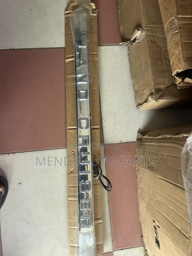 Toyota Landcruiser Boot Chrome LED · Photo 1