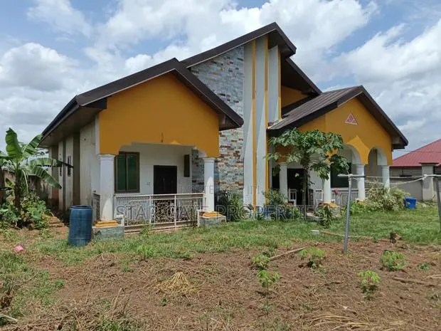 5bdrm House in Ejisu Donaso New for sale · Photo 1