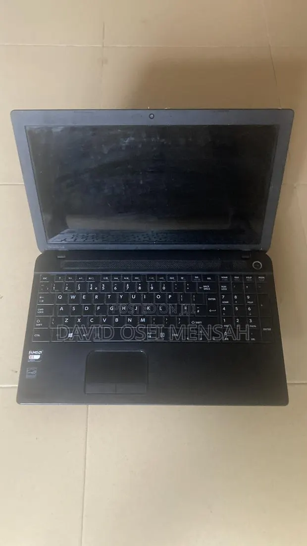 Laptop Toshiba Satellite C50D 6GB AMD HDD 500GB · Photo 1