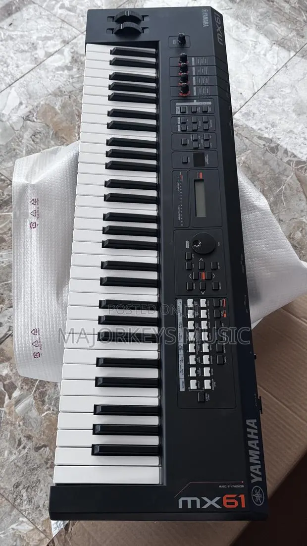 Yamaha Mx61 Version 2 · Photo 1