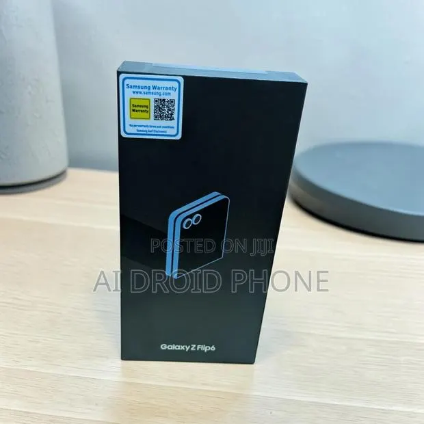 New Samsung Galaxy Z Flip6 256 GB Graphite · Photo 1