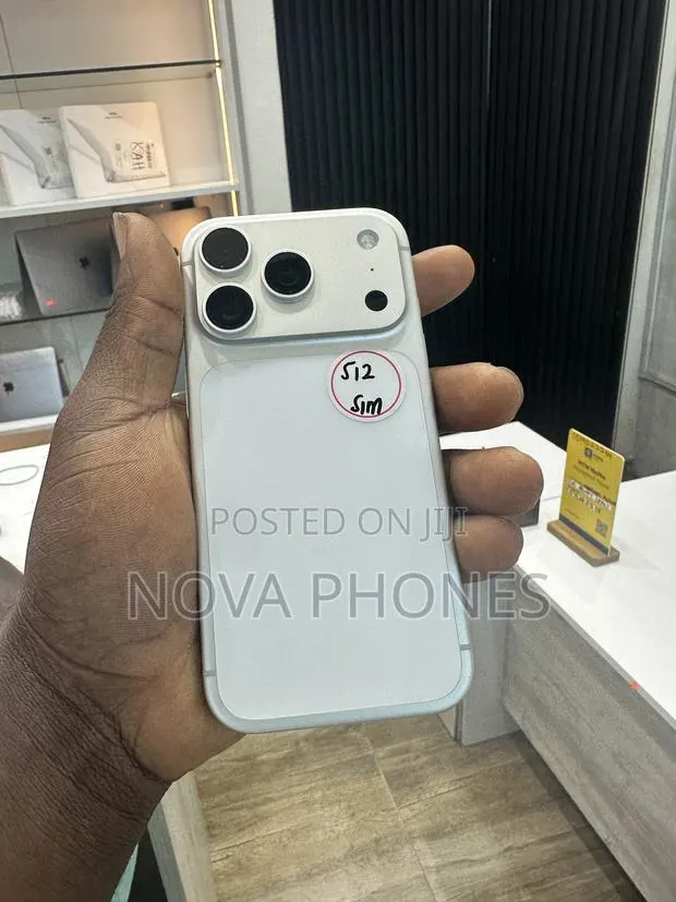 Apple iPhone 17 Pro 512 GB Silver · Photo 1