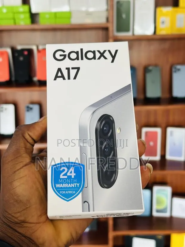 New Samsung Galaxy A17 128 GB Silver · Photo 1