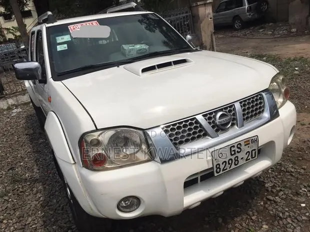 Nissan Hardbody 2020 White · Photo 1