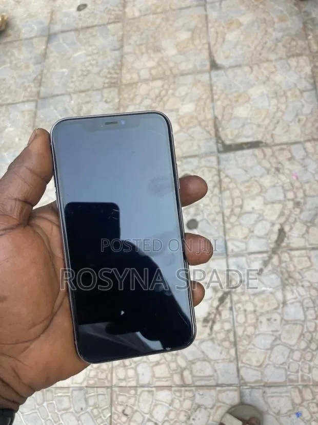 Apple iPhone 11 64 GB Blue · Photo 1