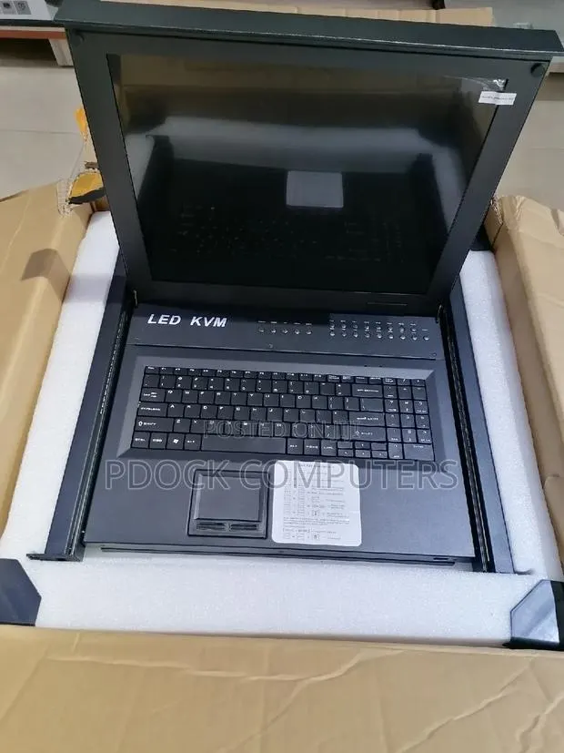 Mt-Viki LCD KVM Console 16 Port + 17 Inch Monitor · Photo 1