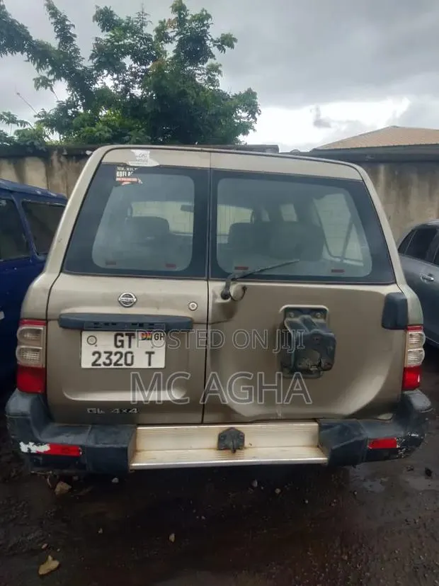 Nissan Civilian 1998 Grey · Photo 1