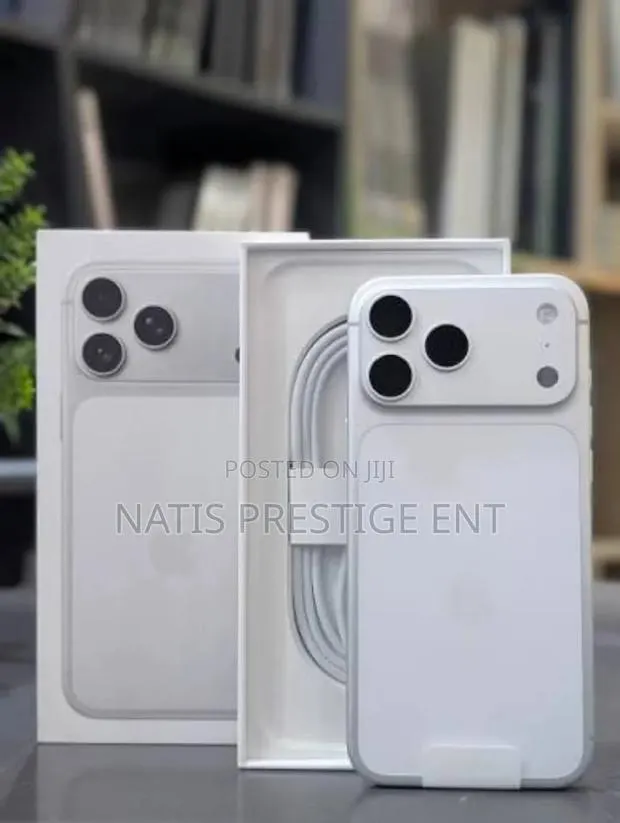 New Apple iPhone 17 Pro Max 512 GB Silver · Photo 1