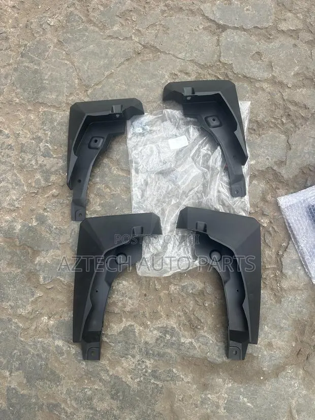 Toyota RAV4 2019 2020 2021 2022 Mudguard Rubbers · Photo 1