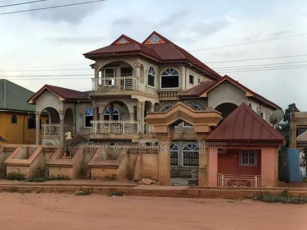 20bdrm House in Kenyasi Abrem Road., Kumasi Metropolitan for sale · Photo 1