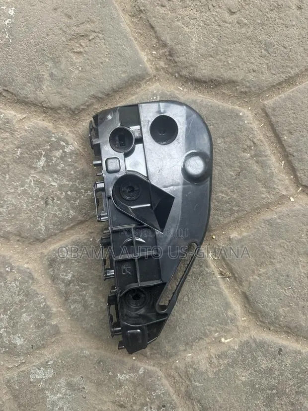 Toyota Hilux /Vigo Fender Locker/Bracket 2020 2021 2022 2023 2024 2025 · Photo 1