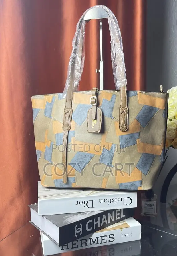 Coorperate Leather Tote Bag · Photo 1