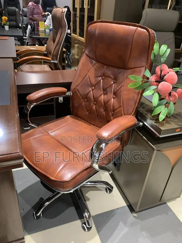 Executive Leather Office Chair · Photo 1