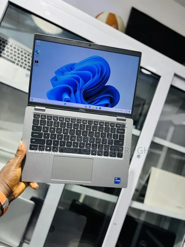 Laptop Dell Latitude 5420 16GB Intel Core i7 SSD 256GB · Photo 1