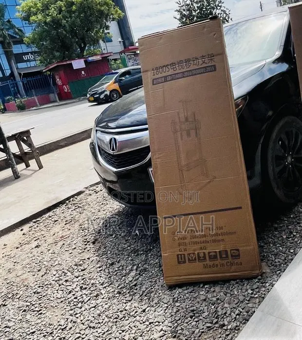 Authentic McR-1800 Television Mount(Black). · Photo 1