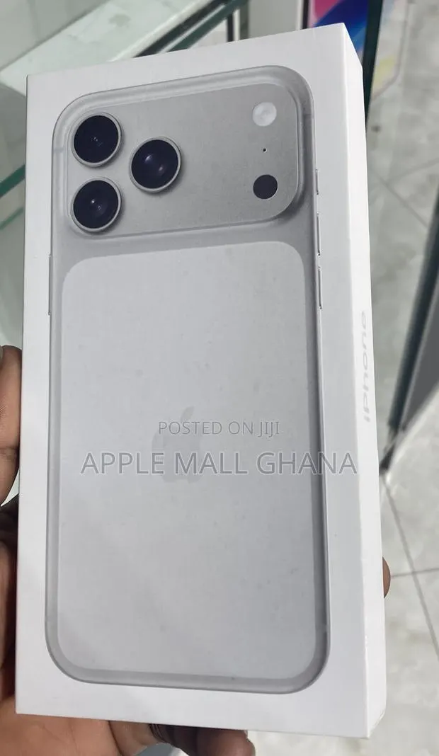 New Apple iPhone 17 Pro Max 512 GB Silver · Photo 1