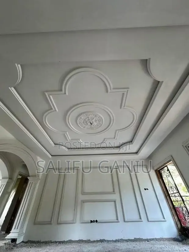 Ceiling Centre · Photo 1