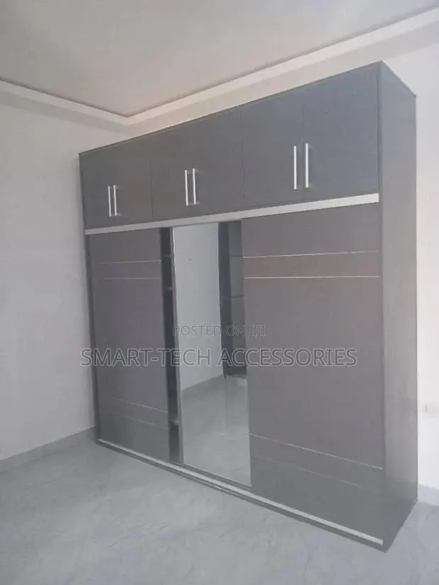Sliding Wardrobe · Photo 1