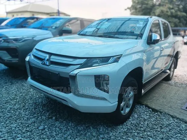Mitsubishi L200 2020 White · Photo 1