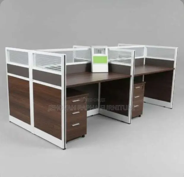 Face to Face Workstation · Photo 1