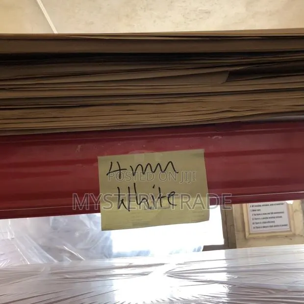 4mm White Acrylic Perspex · Photo 1