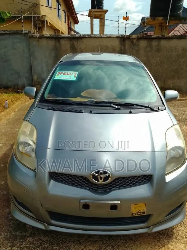Toyota Yaris 1.5 Liftback S Automatic 2009 Gray · Photo 1