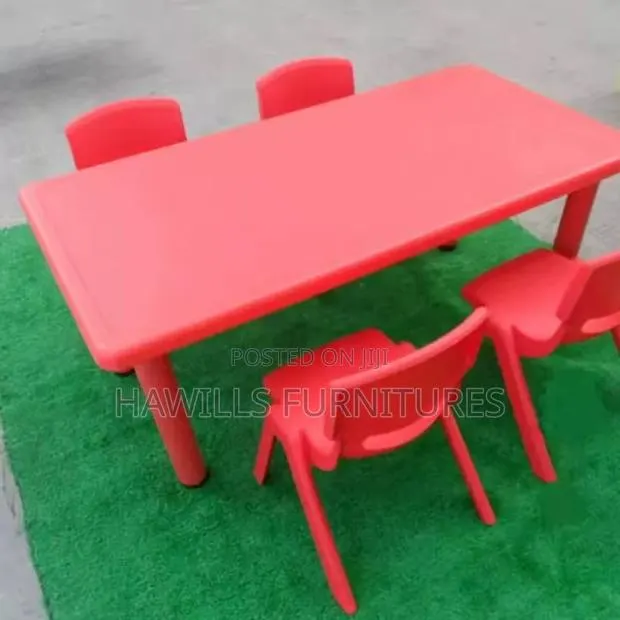 School Table and Chairs · Photo 1