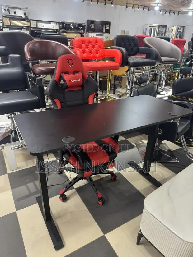 Games Chair and Table · Photo 5