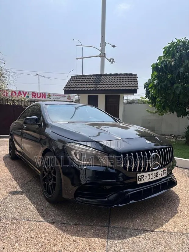 Mercedes-Benz CLA-Class CLA 250 4MATIC Sedan 2017 Black · Photo 1