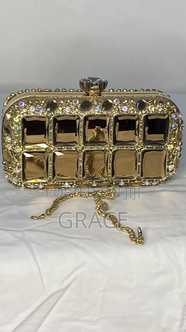 Luxury Crystal Clutch · Photo 1