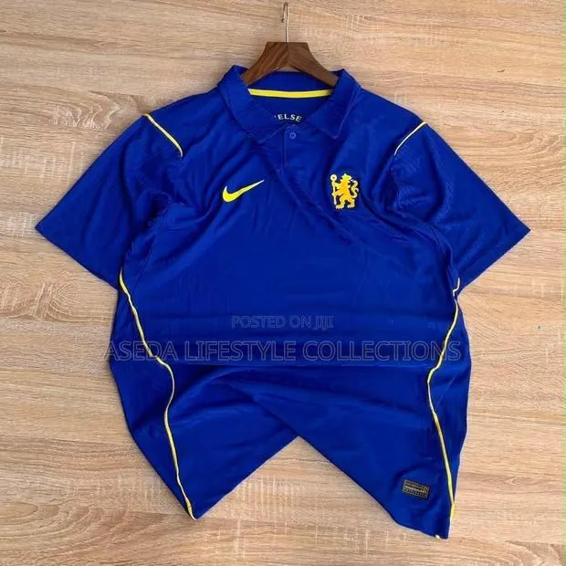Chelsea Home and Away Kit · Photo 1