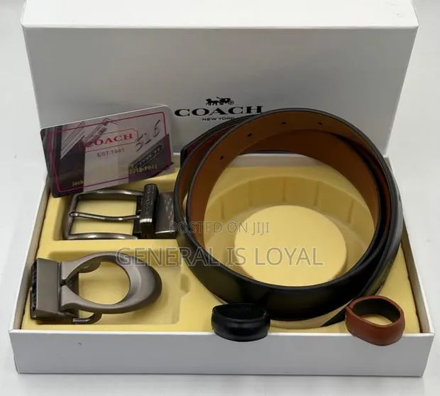 Coach Leather Reversible Belt With Two Hook · Photo 1