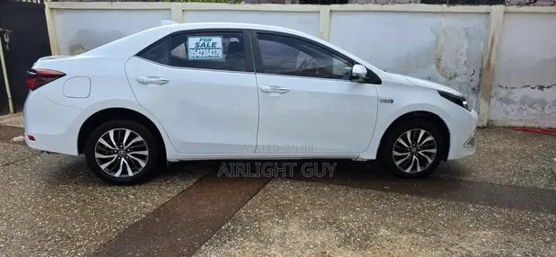 Toyota Corolla 2020 White · Photo 1