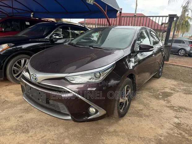 Toyota Corolla 2017 Brown · Photo 1