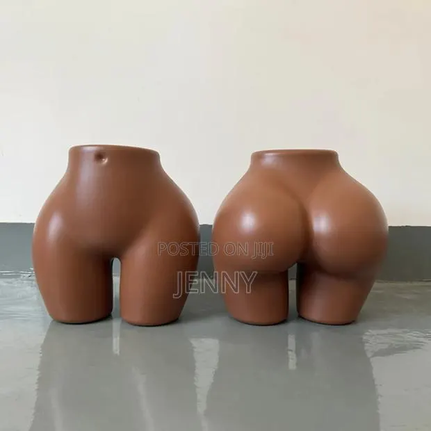 Beads and Panties BBL Mannequin · Photo 1