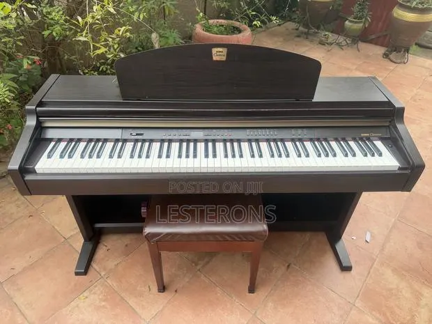 Yamaha CLP-930 · Photo 1