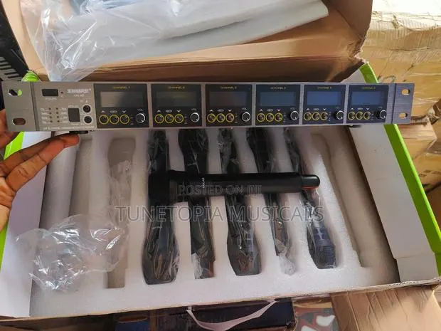Shure A6 6-in-1 Uhf Wireless Microphone System · Photo 1