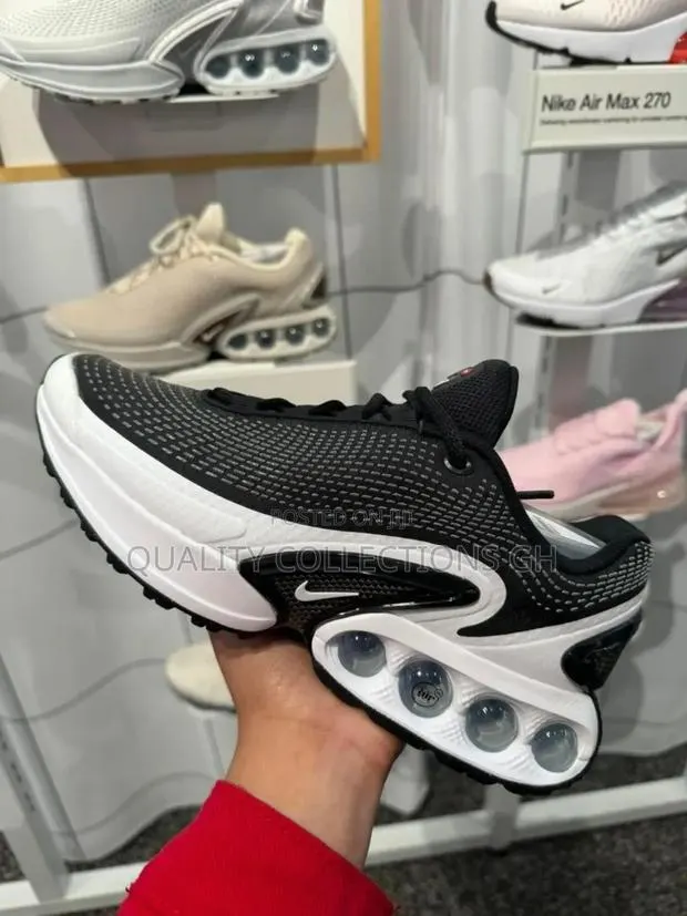 Nike Airmax Dn Black and White · Photo 1
