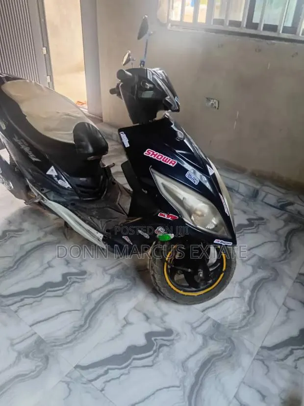 Yamaha Majesty 2010 Black · Photo 1