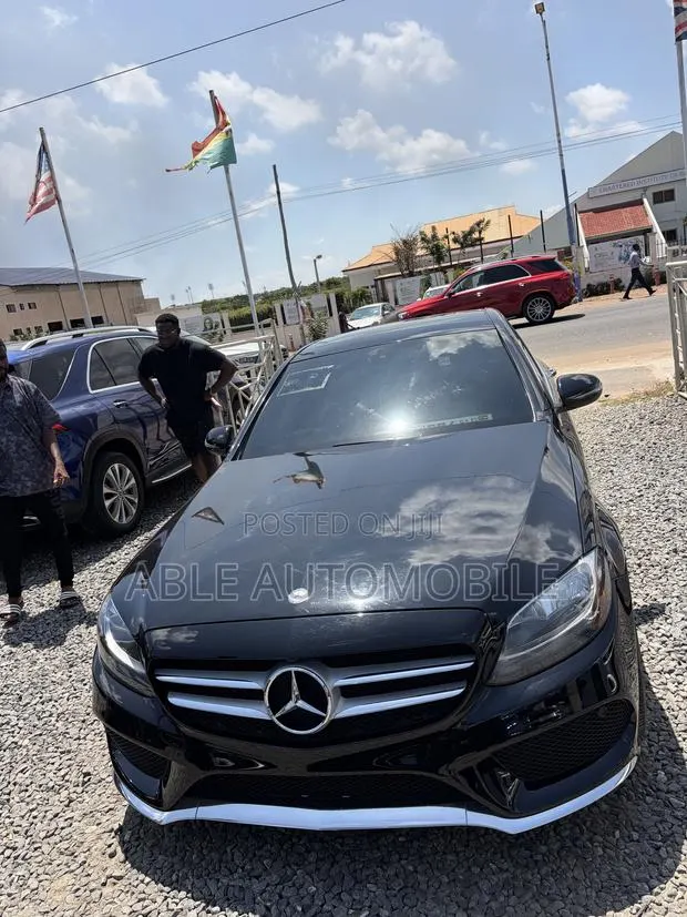 Mercedes-Benz C300 Luxury 4matic Sedan AWD (2.0L 4cyl 7A) 2017 Black · Photo 1