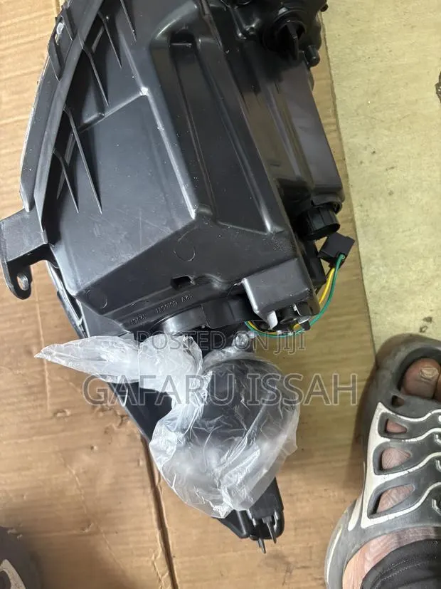 Accent 2015 Headlight Right Normal · Photo 1