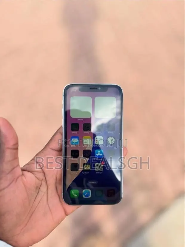Apple iPhone XR 64 GB · Photo 1